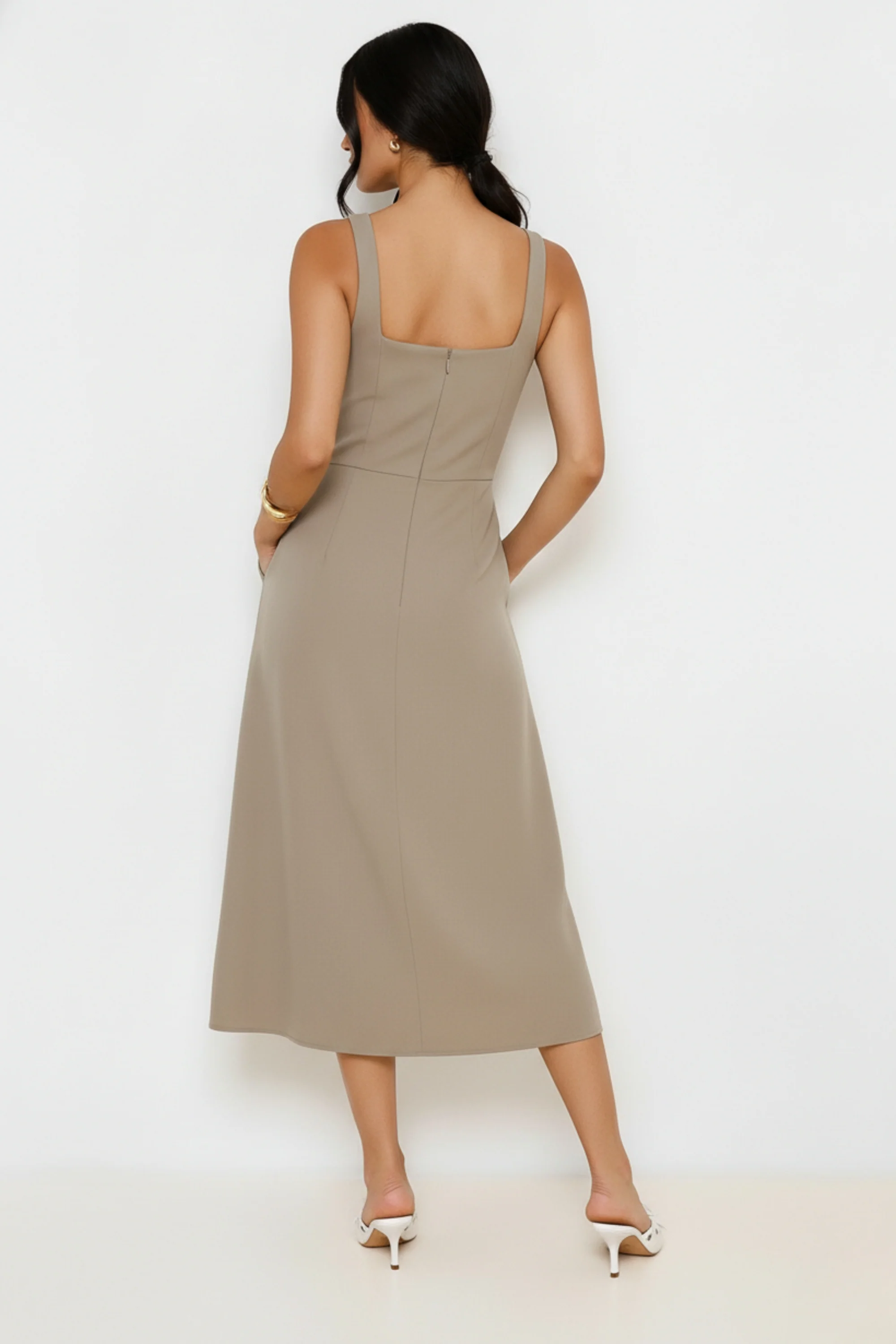 Elegante Greige Sleeveless Dress